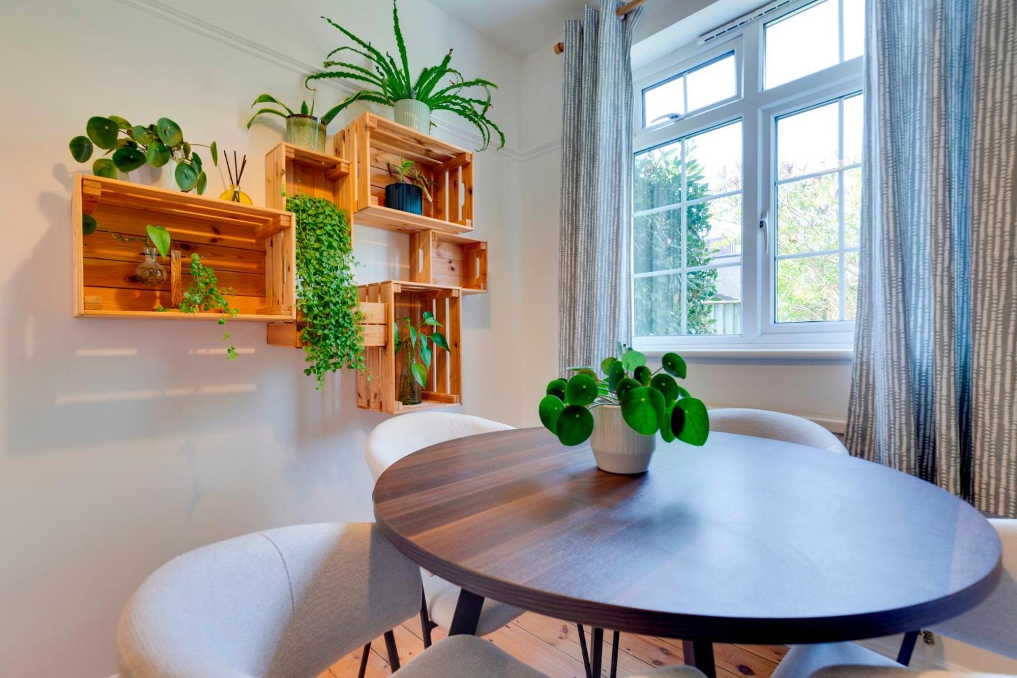Stylish And Modern Flat With Free Parking Pass The Keys