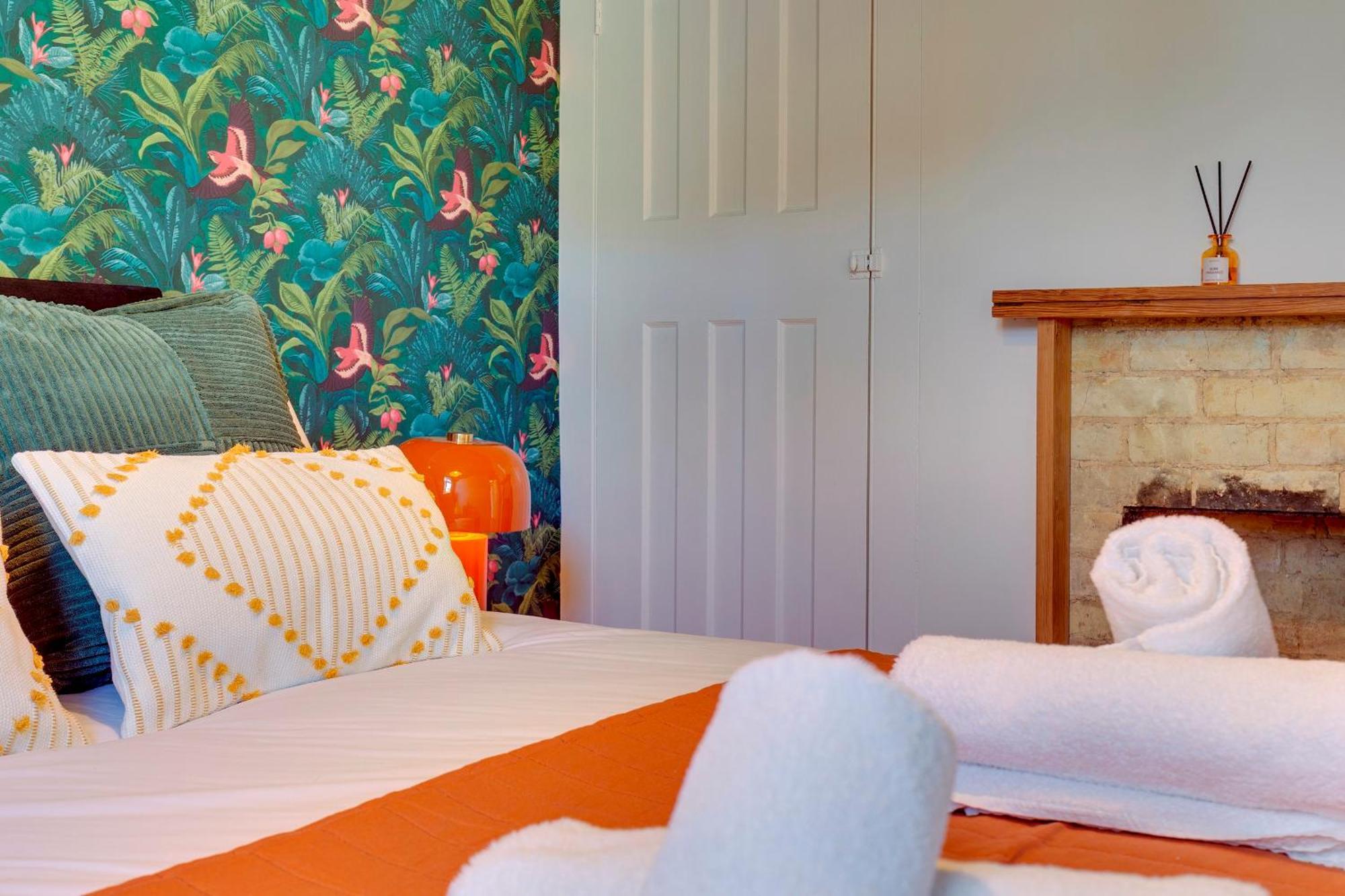 Apartment Stylish And Modern Flat With Free Parking Pass The Keys *